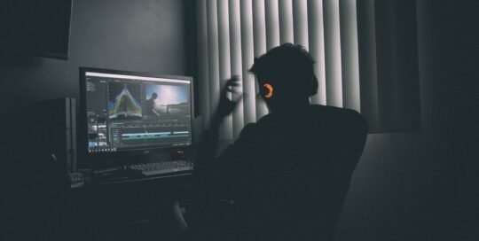 Best Video Editing Softwares for Beginner