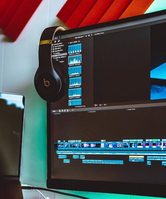 Outsource Video Editing: 5 Reasons Why You Should Do It