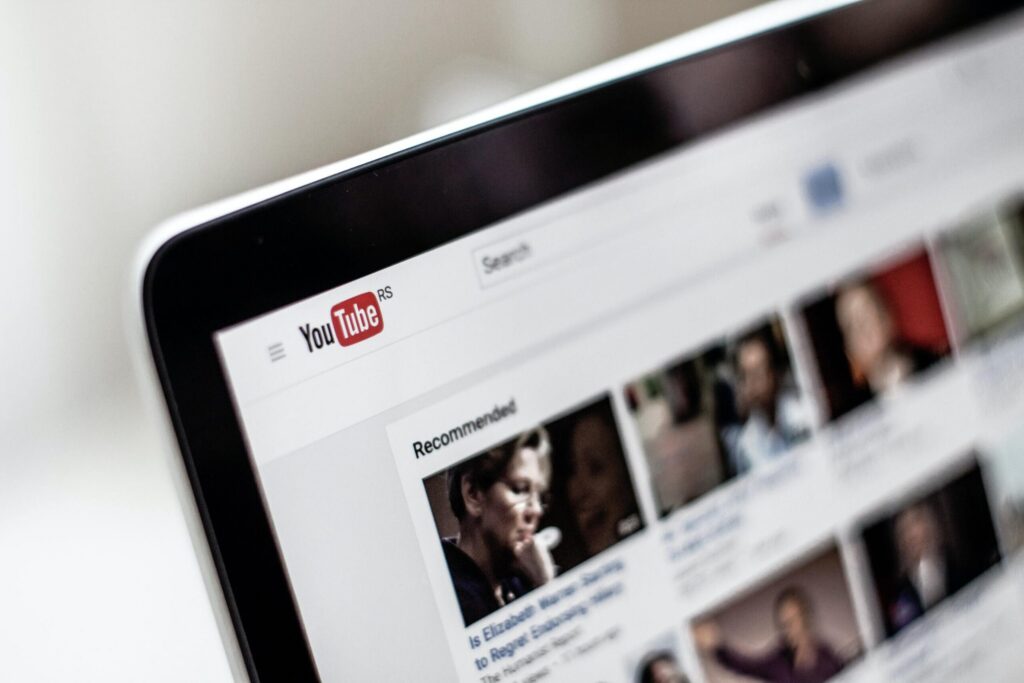 3 Genius Ways to Make Engaging YouTube Pre-roll Ads