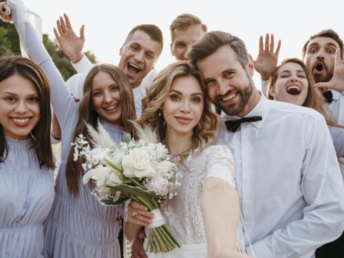 How to Capture Perfect Family Portraits at Weddings: Expert Tips & Tricks